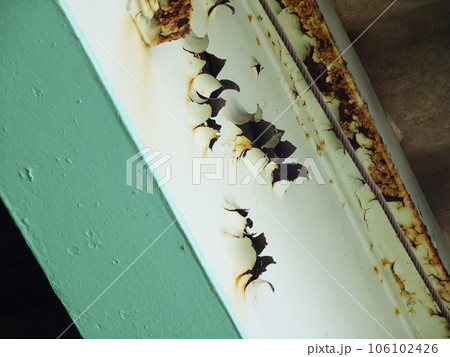 塩害による鉄骨の錆び 106102426