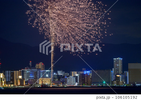 わっしょい百万夏まつり前夜祭の美しい打上花火大会2023 わっしょい百万夏まつり前夜祭の美しい打上花火大会2023 106105192