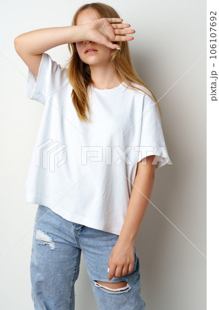 Portrait of young beautiful cute teen girl posing at camera 106107692