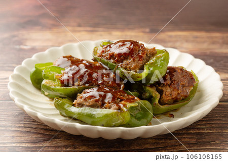 肉詰めピーマン 肉詰めピーマン 106108165