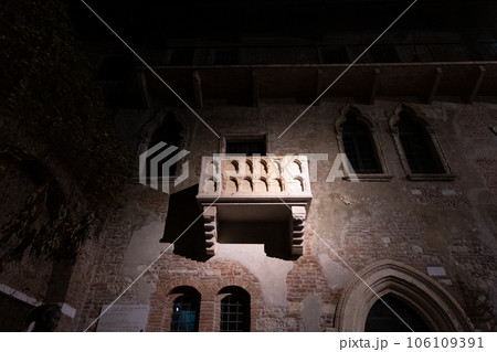 Charming Juliet Balcony with Romantic night light 106109391