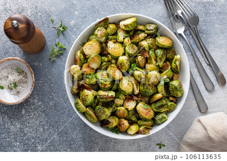 Crispy roasted brussel sprouts with balsamic vinegar Crispy roasted brussel sprouts with balsamic vinegar 106113635