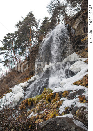 冬の横谷峡谷「乙女滝」 106116387