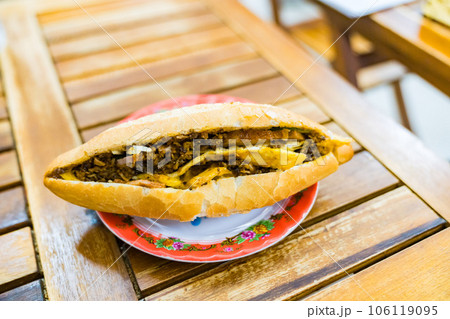 ベトナムで食べたバインミー 106119095