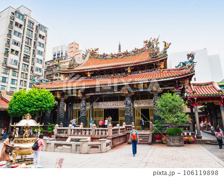 台湾 龍山寺本殿 ※一部ソフトフォーカス 台湾 龍山寺本殿 ※一部ソフトフォーカス 106119898