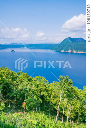 (北海道)摩周湖第1展望台から望む摩周湖 (北海道)摩周湖第1展望台から望む摩周湖 106120710