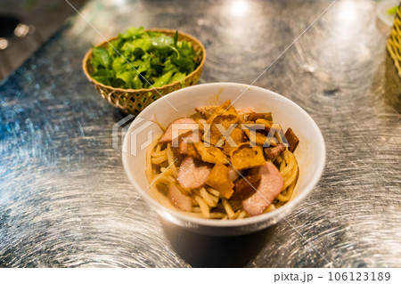 ホイアン名物の汁無し麺 カオラウ ホイアン名物の汁無し麺 カオラウ 106123189