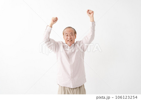 元気な老人 ガッツポーズ 元気な老人 ガッツポーズ 106123254