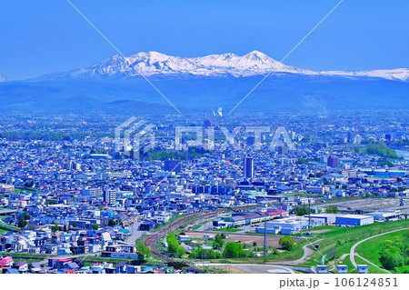 北海道 旭川市の全景 北海道 旭川市の全景 106124851