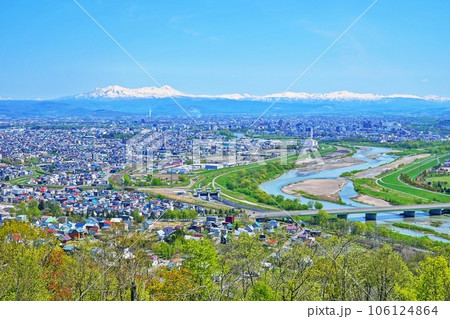 北海道 旭川市の全景 106124864