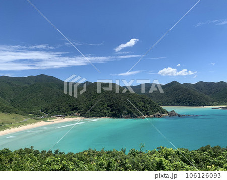 エメラルドグリーンの高浜海水浴場 106126093