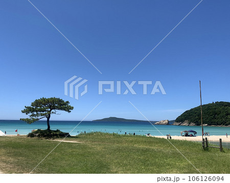 エメラルドグリーンの高浜海水浴場 106126094