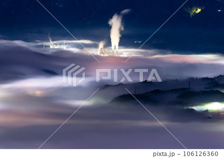 《埼玉県》秩父の雲海夜景・幻想的な風景 《埼玉県》秩父の雲海夜景・幻想的な風景 106126360