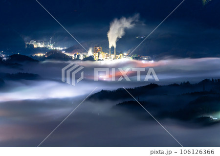 《埼玉県》秩父の雲海夜景・幻想的な風景 《埼玉県》秩父の雲海夜景・幻想的な風景 106126366
