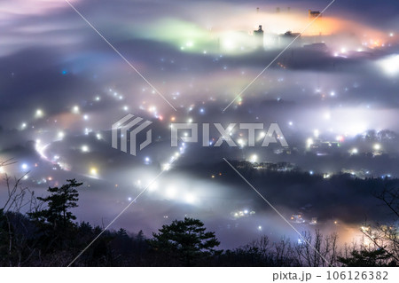 《埼玉県》秩父の雲海夜景・幻想的な風景 《埼玉県》秩父の雲海夜景・幻想的な風景 106126382