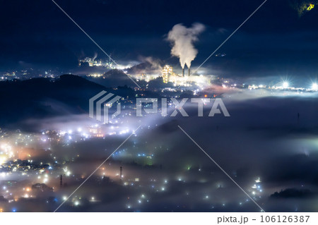 《埼玉県》秩父の雲海夜景・幻想的な風景 《埼玉県》秩父の雲海夜景・幻想的な風景 106126387