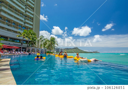 【HAWAIIの休日】シェラトン・ワイキキ「インフィニティ・エッジ・プール」 106126851