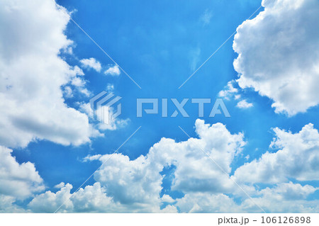 夏の青空と雲 夏の青空と雲 106126898