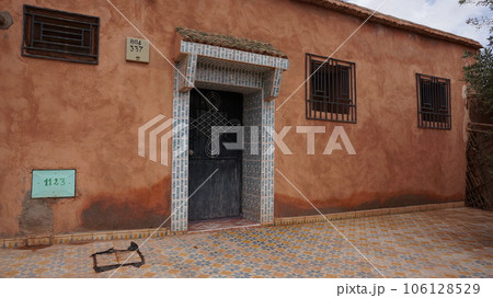 アイット・ベン・ハドゥ対岸の集落【モロッコ】 106128529