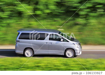 自動車流し撮り　トヨタ初代ヴェルファイア 106133927