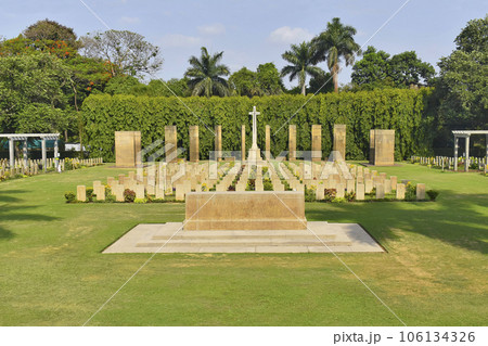 Horizontal view of Kirkee War Cemetery, The KIRKEE MEMORIAL stands within the cemetery and commemorates more than 1,800 servicemen who died in India during the First World War, Pune, Maharashtra, 106134326