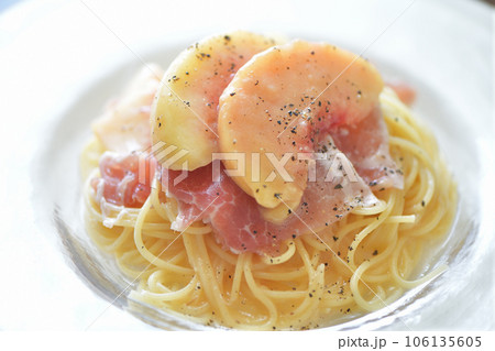 おいしい桃と生ハムのパスタ おいしい桃と生ハムのパスタ 106135605