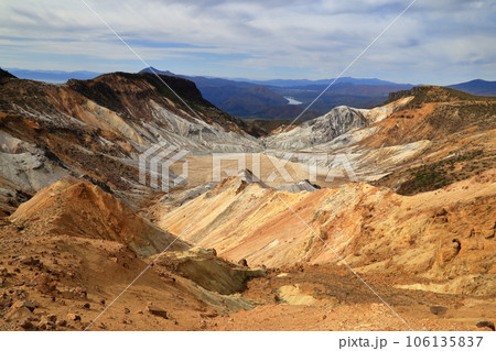 秋の安達太良山の風景 ( 牛ノ背 ) 秋の安達太良山の風景 ( 牛ノ背 ) 106135837