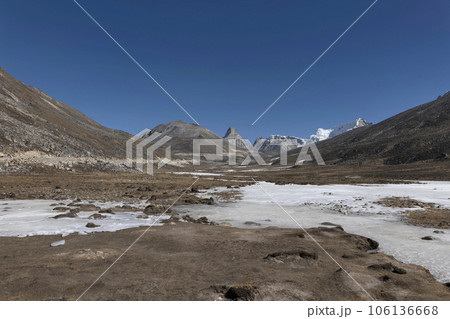 Yumesamdong, a scenic high-altitude valley in North Sikkim, famous for its snow-capped peaks and natural beauty. Yumesamdong, a scenic high-altitude valley in North Sikkim, famous for its snow-capped peaks and natural beauty. 106136668