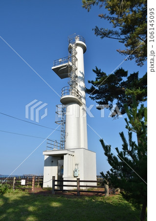 快晴の岩井埼灯台　宮城 106145095