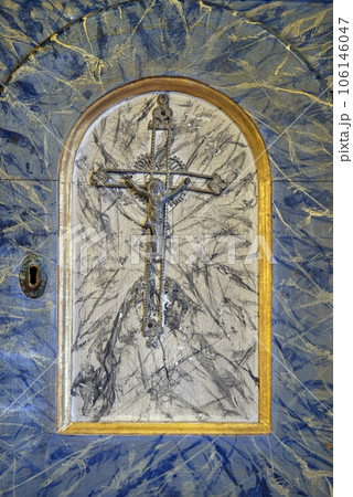 Cross, door of tabernacle on the altar in the Church of the Saint Barbara in Velika Mlaka, Croatia 106146047
