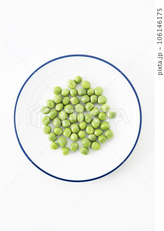 グリーンピース 白バック グリーンピース 白バック 106146175