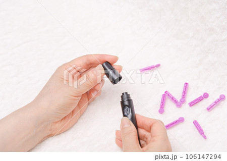 【糖尿病の血糖値測定　針】 106147294