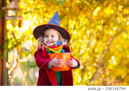 Kids trick or treat. Halloween fun for children. Kids trick or treat. Halloween fun for children. 106148794