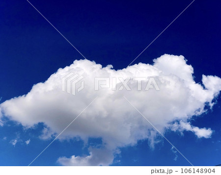 Beautiful autumn sky with scattered clouds Beautiful autumn sky with scattered clouds 106148904