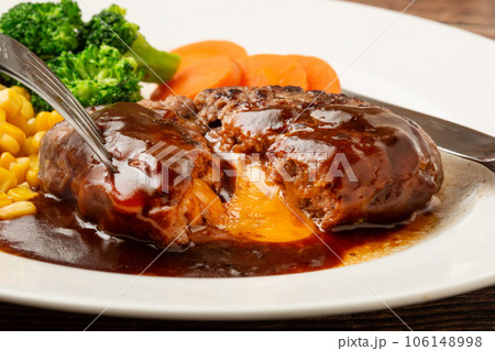 チーズインハンバーグ チーズインハンバーグ 106148998