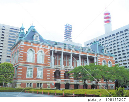 美しい赤レンガの建物「法務省旧本館」 106155297