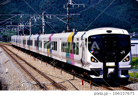2002年 中央東線を走るE257系L特急かいじ9両の写真素材 [106157675