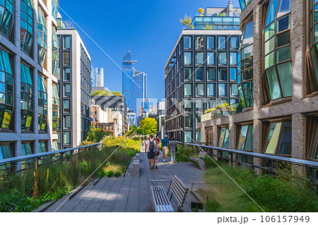 The High Line, a famous public park in Manhattan The High Line, a famous public park in Manhattan 106157949