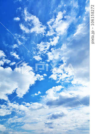 秋の青空と雲 秋の青空と雲 106158272