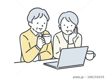 パソコンを見ているシニア夫婦 106159335