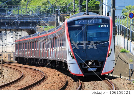 【都営地下鉄】5500形（北総線：松飛台駅） 106159521
