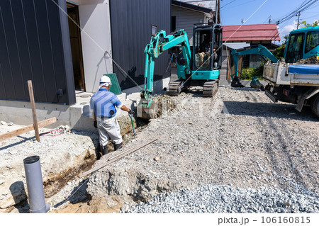 新築住宅の排水管の埋設工事 106160815