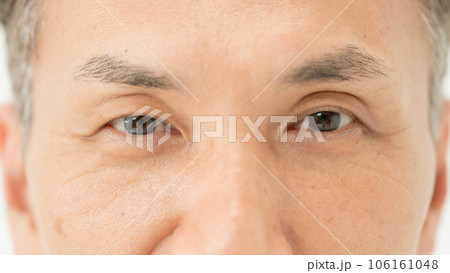目元　男性 106161048