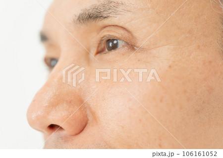 目元　男性 106161052