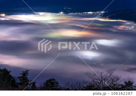 《埼玉県》秩父の雲海夜景・幻想的な風景 《埼玉県》秩父の雲海夜景・幻想的な風景 106162287