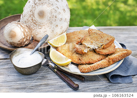Macrolepiota procera fried Macrolepiota procera fried 106163524