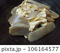 こんにゃくと豚肉の炒め物 106164577