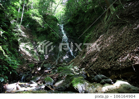 雌滝 山梨県南都留郡道志村 雌滝 山梨県南都留郡道志村 106164904
