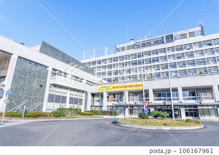 宮城県仙台市　快晴の仙台市役所 106167961