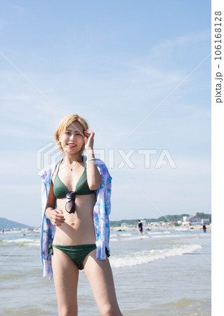 水着の女性 水着の女性 106168128